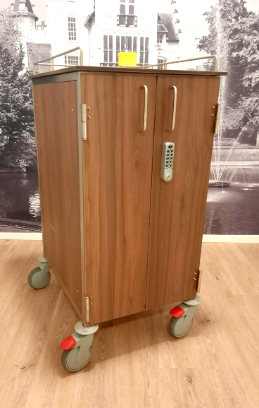 Huiselijke sfeer medicijnkar baxtergeschikt